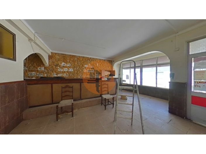 Image No.48-5 Bed Restaurant for sale