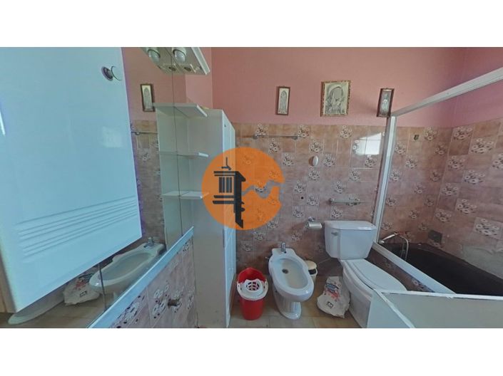 Image No.80-5 Bed Restaurant for sale