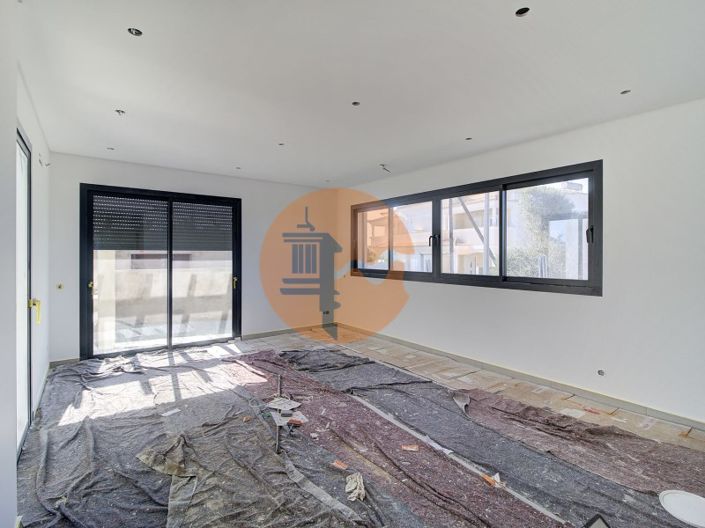 Image No.15-3 Bed House for sale