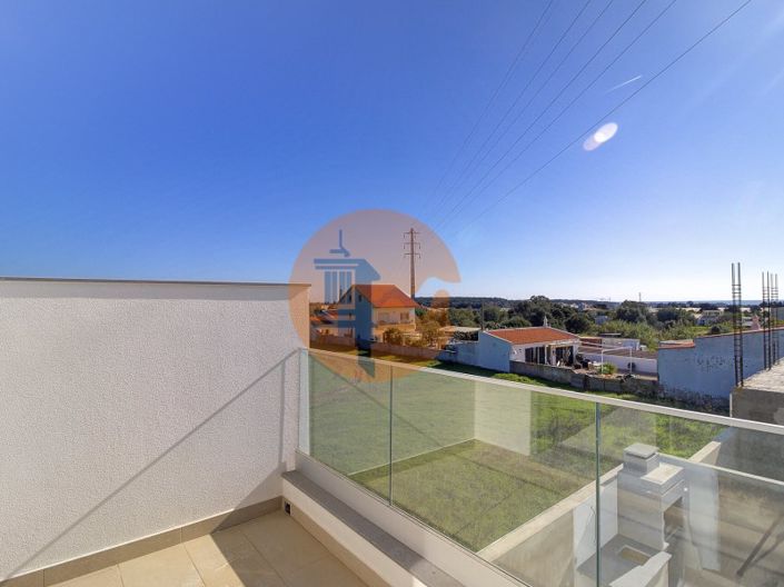 Image No.21-3 Bed House for sale