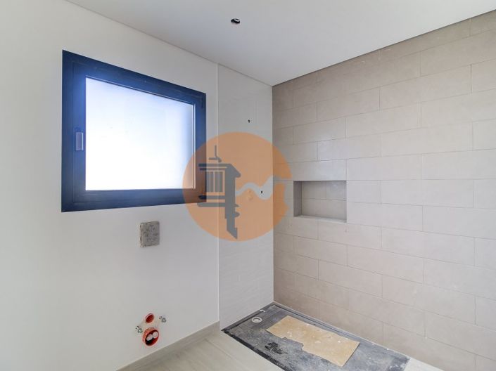 Image No.23-3 Bed House for sale