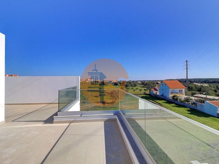 Image No.26-3 Bed House for sale