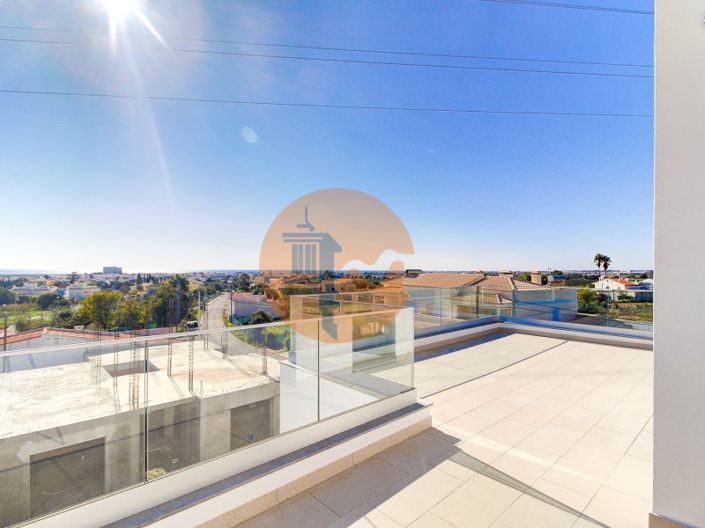 Image No.27-3 Bed House for sale