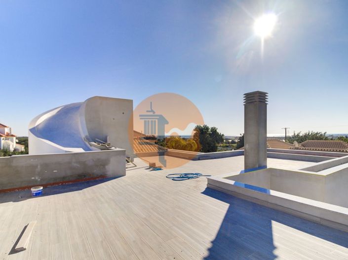 Image No.30-4 Bed House for sale