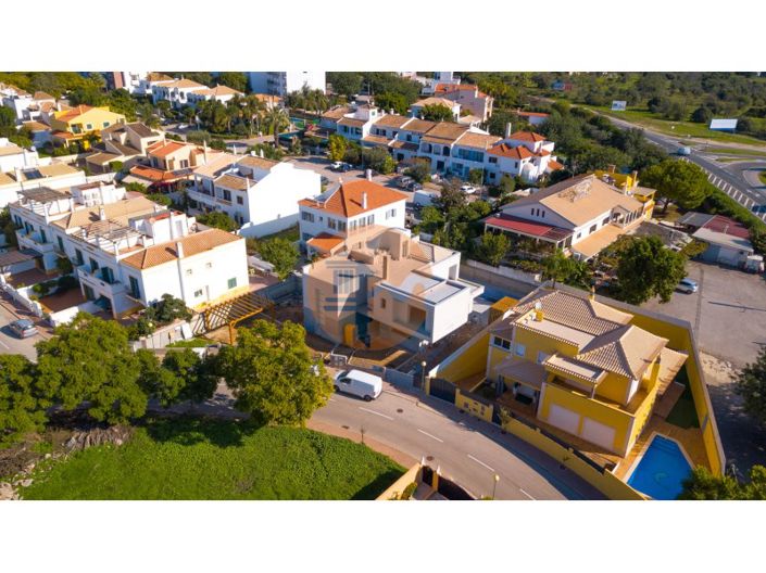 Image No.32-4 Bed House for sale