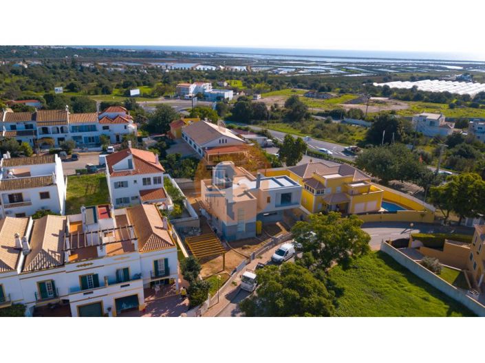 Image No.34-4 Bed House for sale