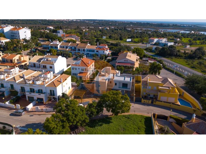 Image No.36-4 Bed House for sale