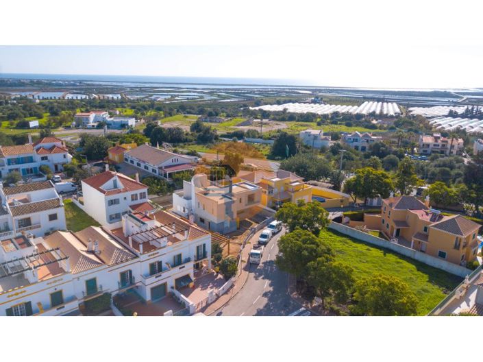 Image No.37-4 Bed House for sale