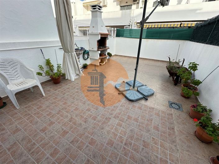 Image No.1-2 Bed House for sale