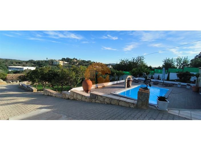 Image No.10-5 Bed House for sale