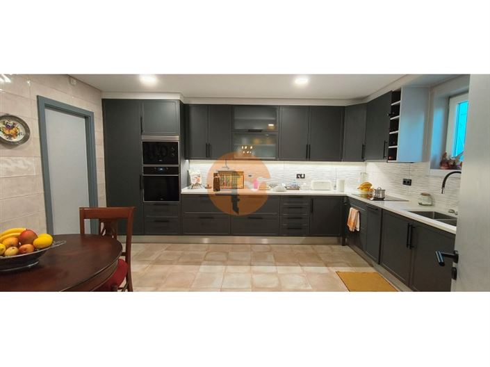 Image No.25-5 Bed House for sale