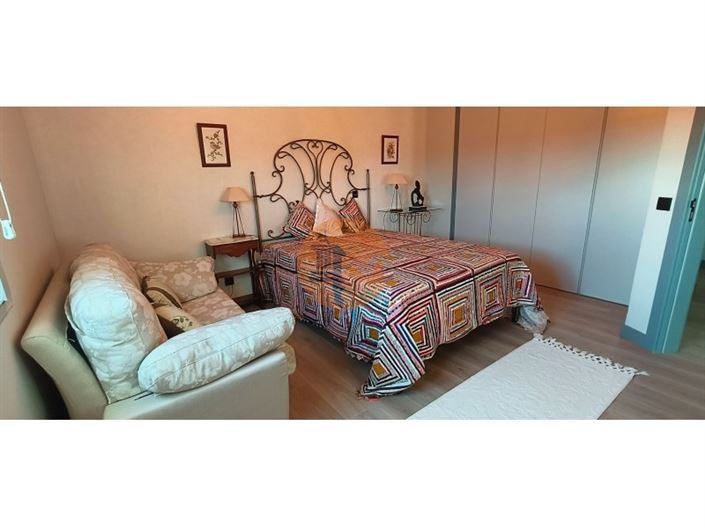 Image No.28-5 Bed House for sale