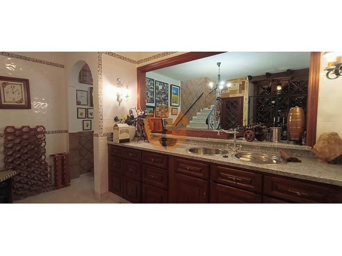 Image No.32-5 Bed House for sale