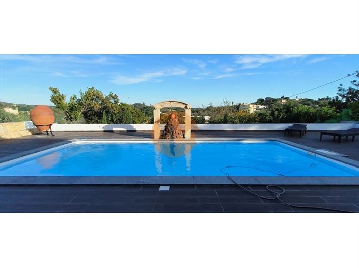 Image No.5-5 Bed House for sale