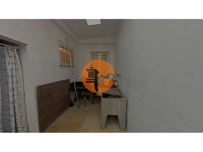 Image No.100-4 Bed House for sale