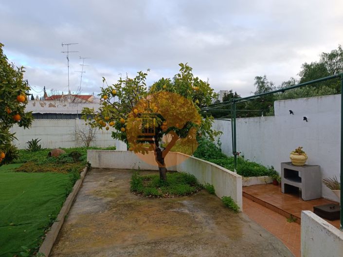 Image No.83-4 Bed House for sale