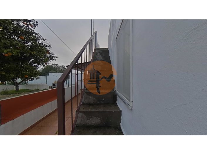 Image No.98-4 Bed House for sale