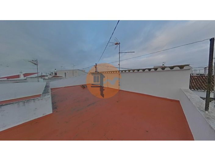 Image No.99-4 Bed House for sale