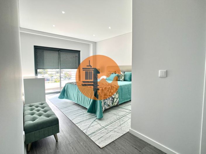 Image No.15-3 Bed Apartment for sale