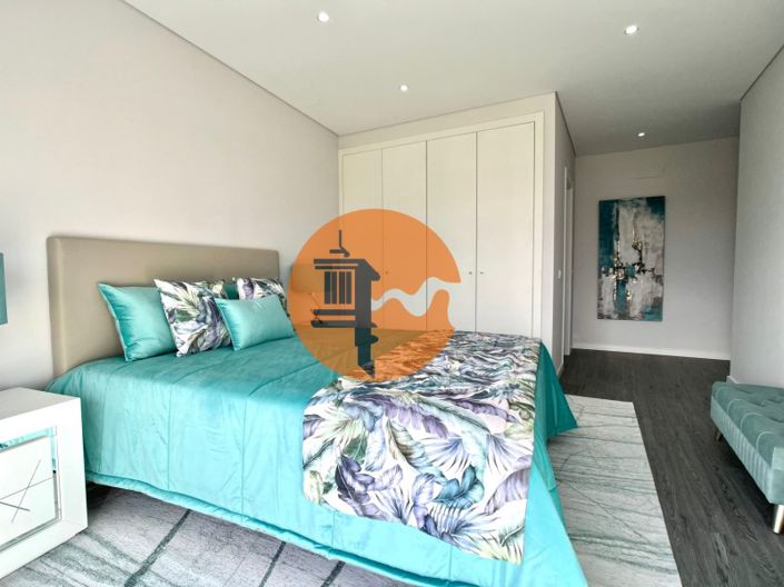 Image No.19-3 Bed Apartment for sale