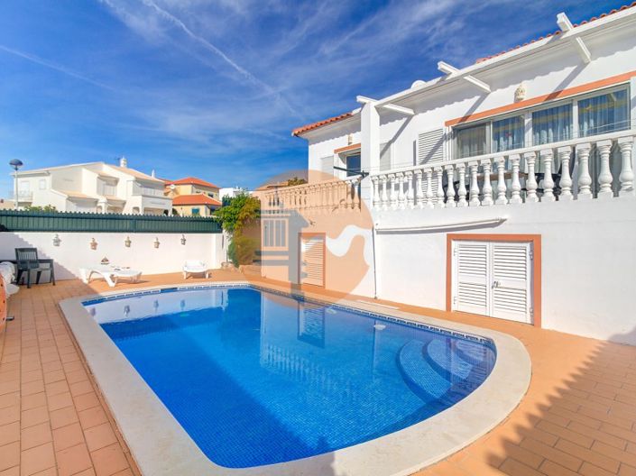 Image No.1-4 Bed House for sale