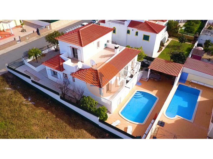 Image No.1-4 Bed House for sale