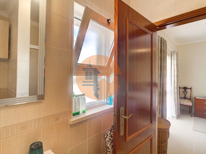 Image No.48-4 Bed House for sale