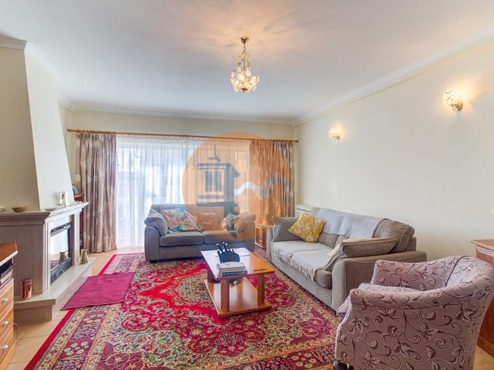 Image No.6-4 Bed House for sale