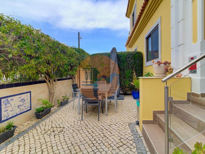 Image No.21-3 Bed House for sale