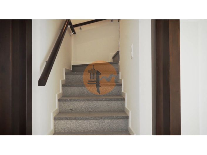 Image No.22-3 Bed House for sale