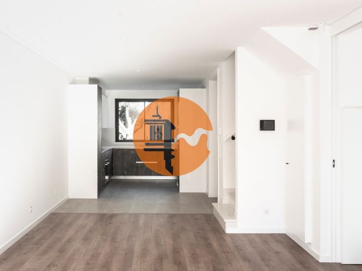 Image No.40-3 Bed House for sale