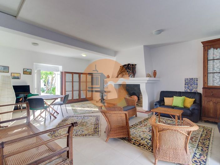 Image No.20-4 Bed Farmhouse for sale