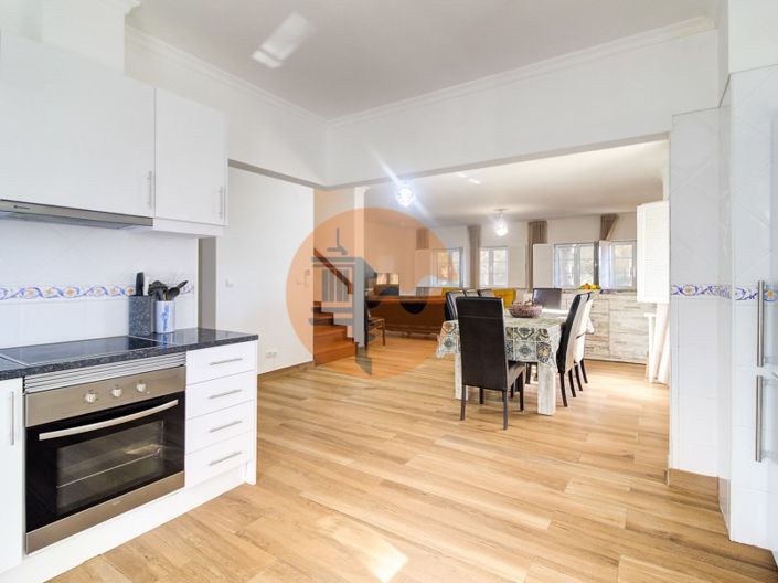 Image No.12-4 Bed House for sale