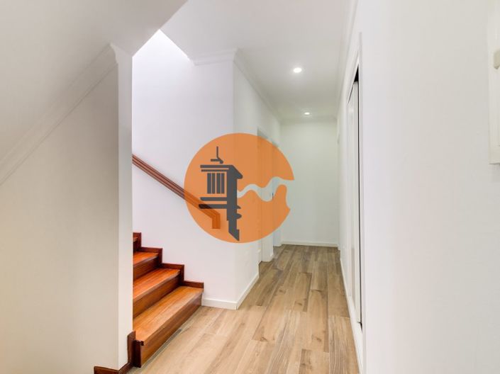 Image No.13-4 Bed House for sale