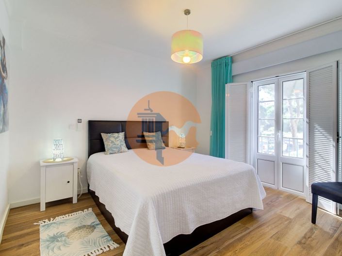 Image No.15-4 Bed House for sale