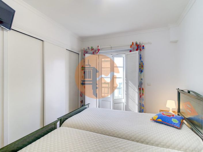 Image No.21-4 Bed House for sale