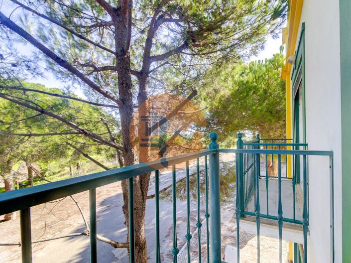 Image No.25-4 Bed House for sale