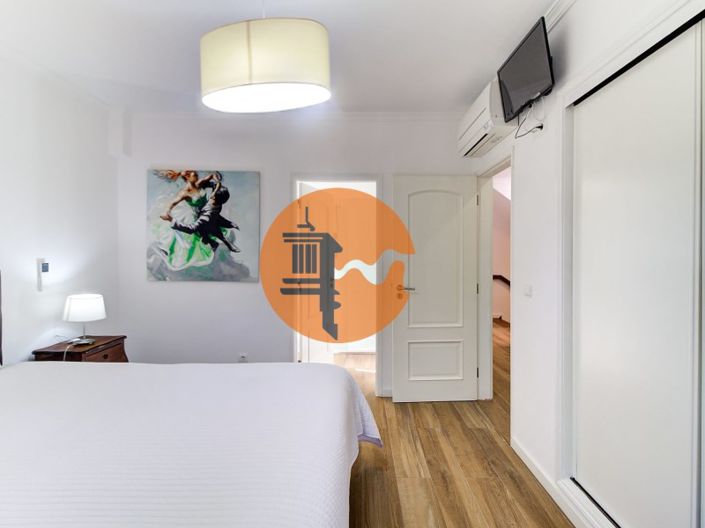 Image No.27-4 Bed House for sale