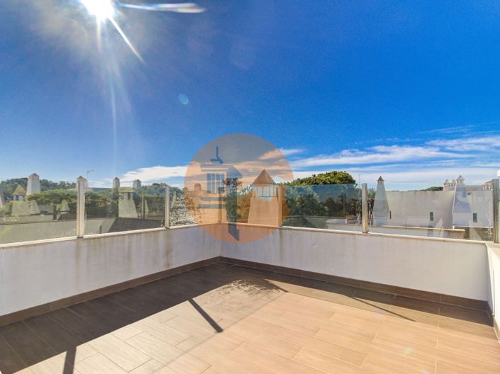 Image No.42-4 Bed House for sale