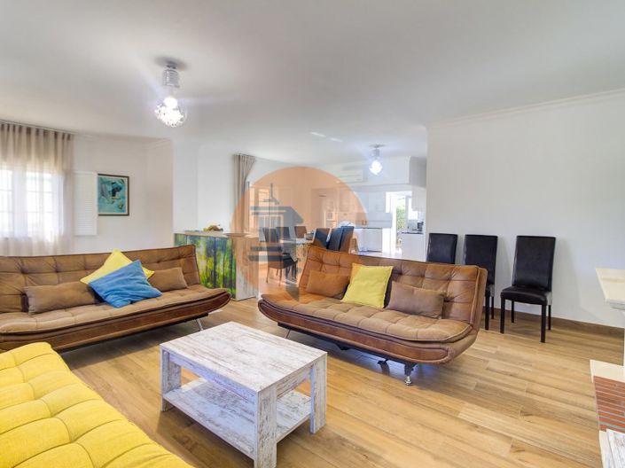 Image No.6-4 Bed House for sale