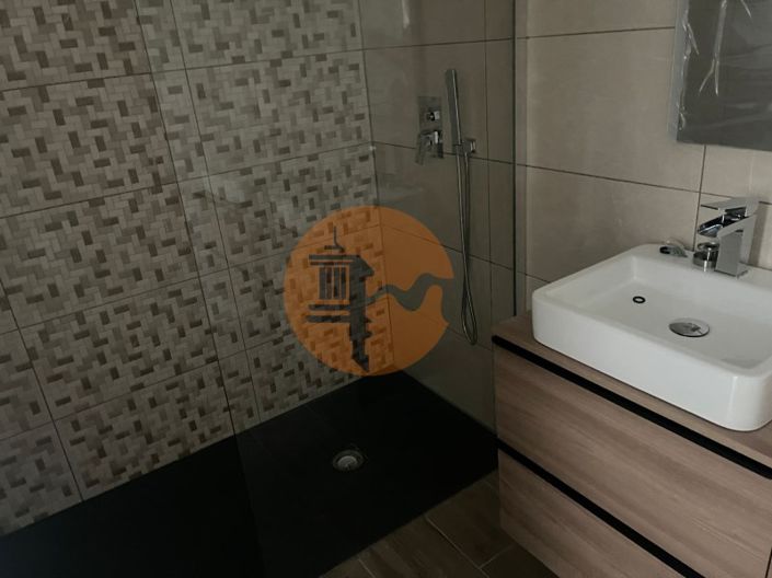 Image No.12-4 Bed House for sale