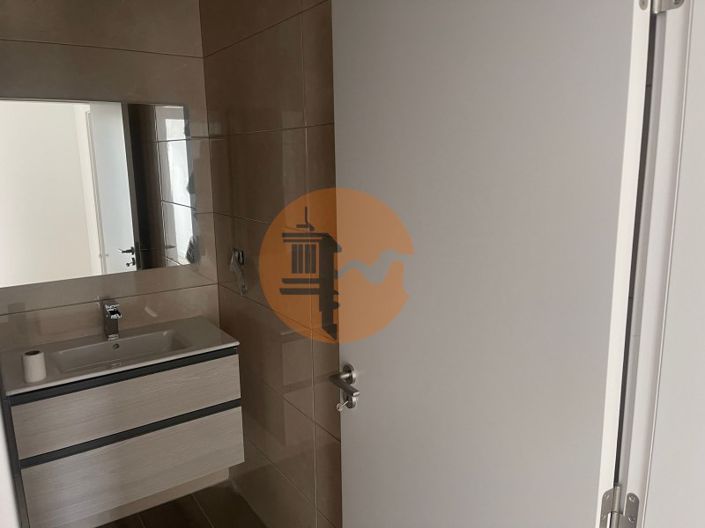 Image No.22-4 Bed House for sale