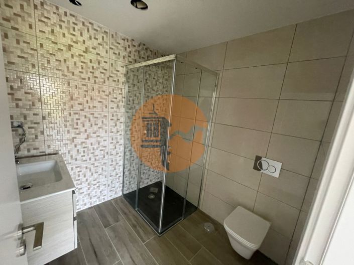 Image No.27-4 Bed House for sale