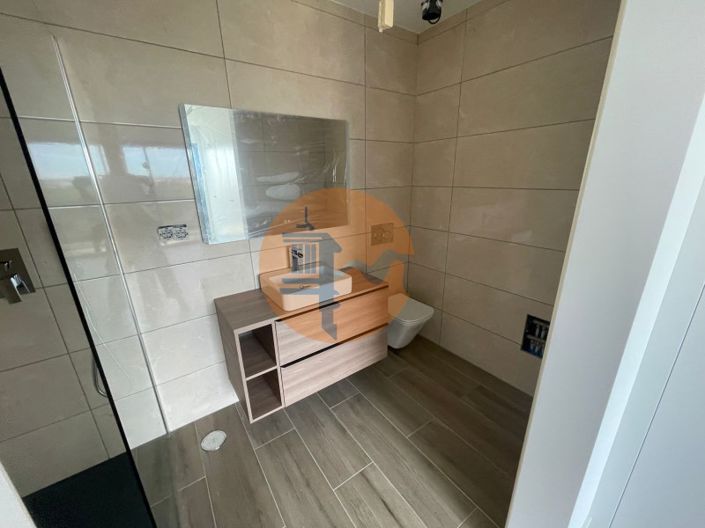 Image No.28-4 Bed House for sale