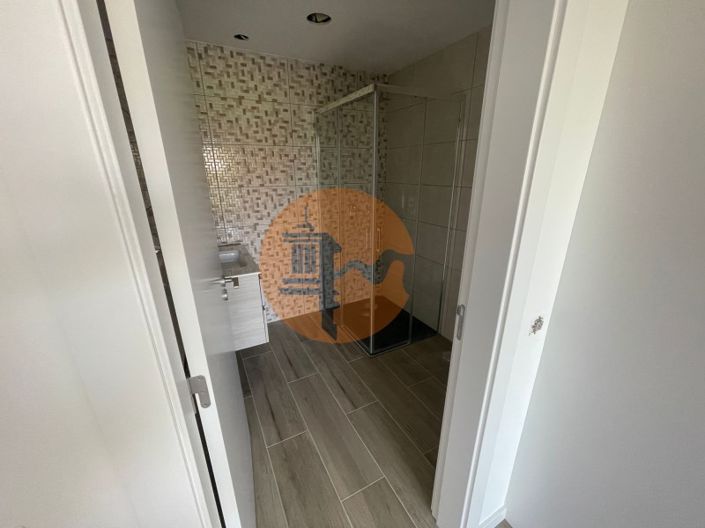 Image No.33-4 Bed House for sale