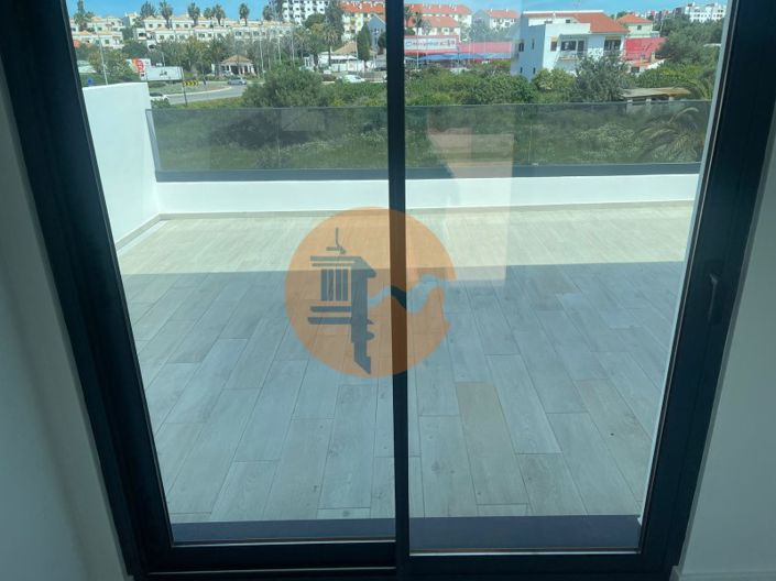 Image No.38-4 Bed House for sale