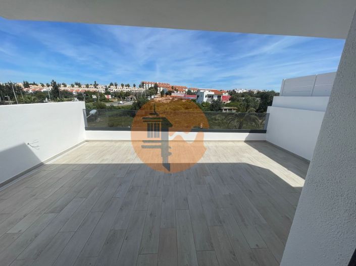 Image No.39-4 Bed House for sale