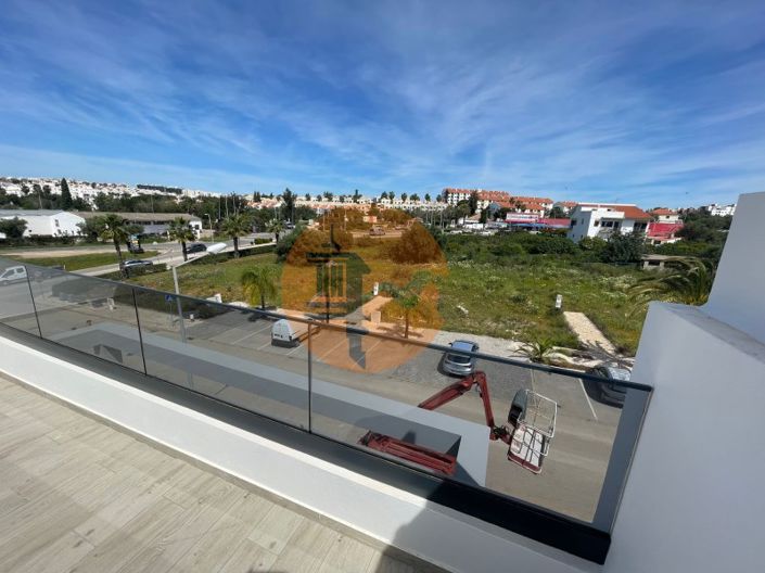 Image No.42-4 Bed House for sale