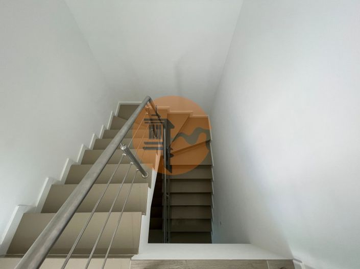 Image No.43-4 Bed House for sale