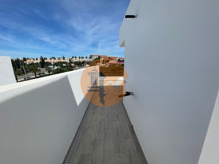 Image No.45-4 Bed House for sale